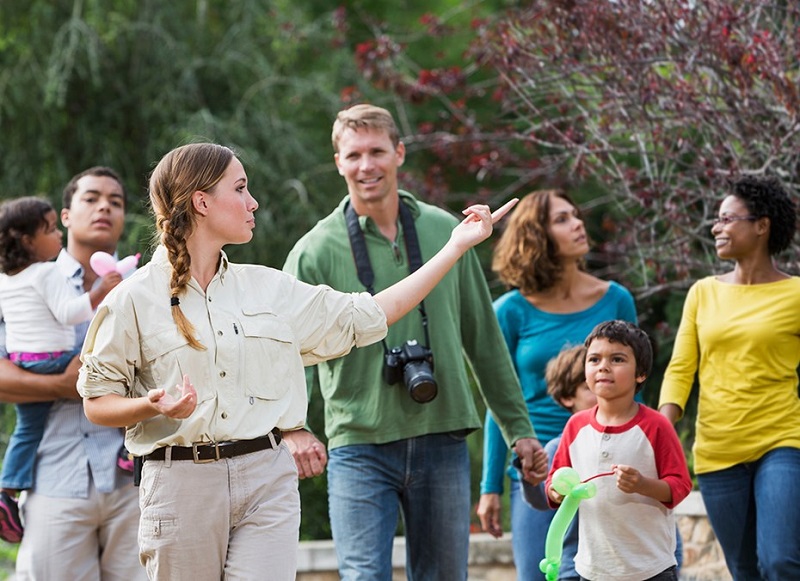 Why We Use Tour Guides When Sightseeing Why We Use Tour Guides When Sightseeing